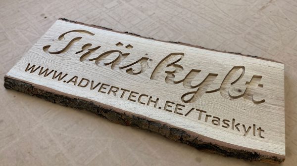 Puitplaat, millel on graveeritud nimi, 600 mm